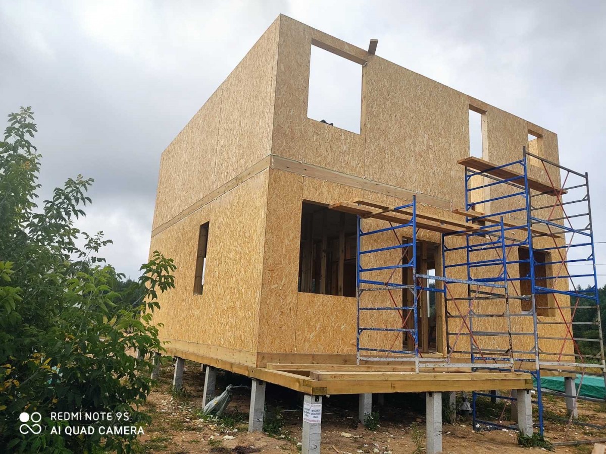 Продолжаем постройку дома из СИП-панелей собственного производства по индивидуальному проекту в Нижегородской области Володарском районе поселке Мулино
