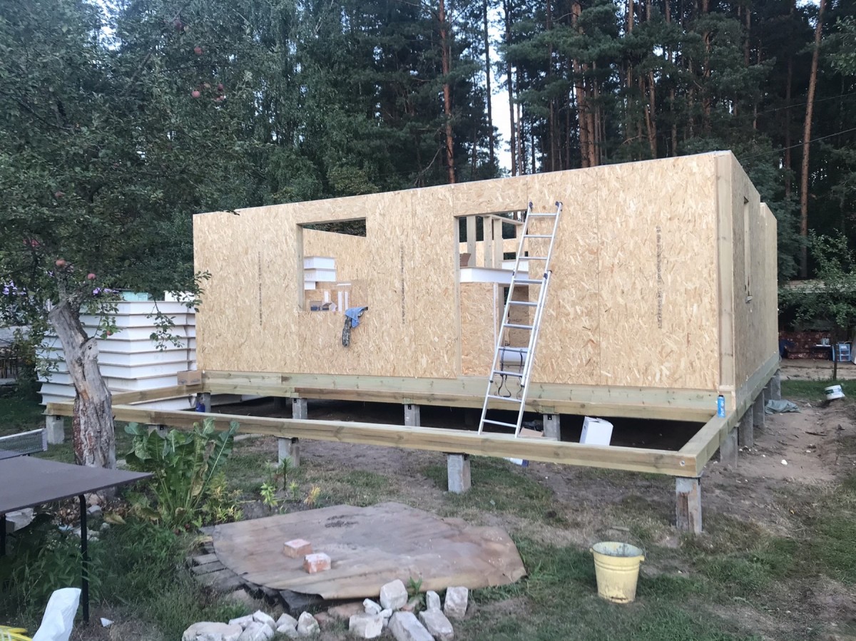 Продолжается постройка индивидуального жилого дома из СИП-панелей собственного производства в Нижегородской области, г. Бор, п Неклюдово, СНТ "Орлёнок"