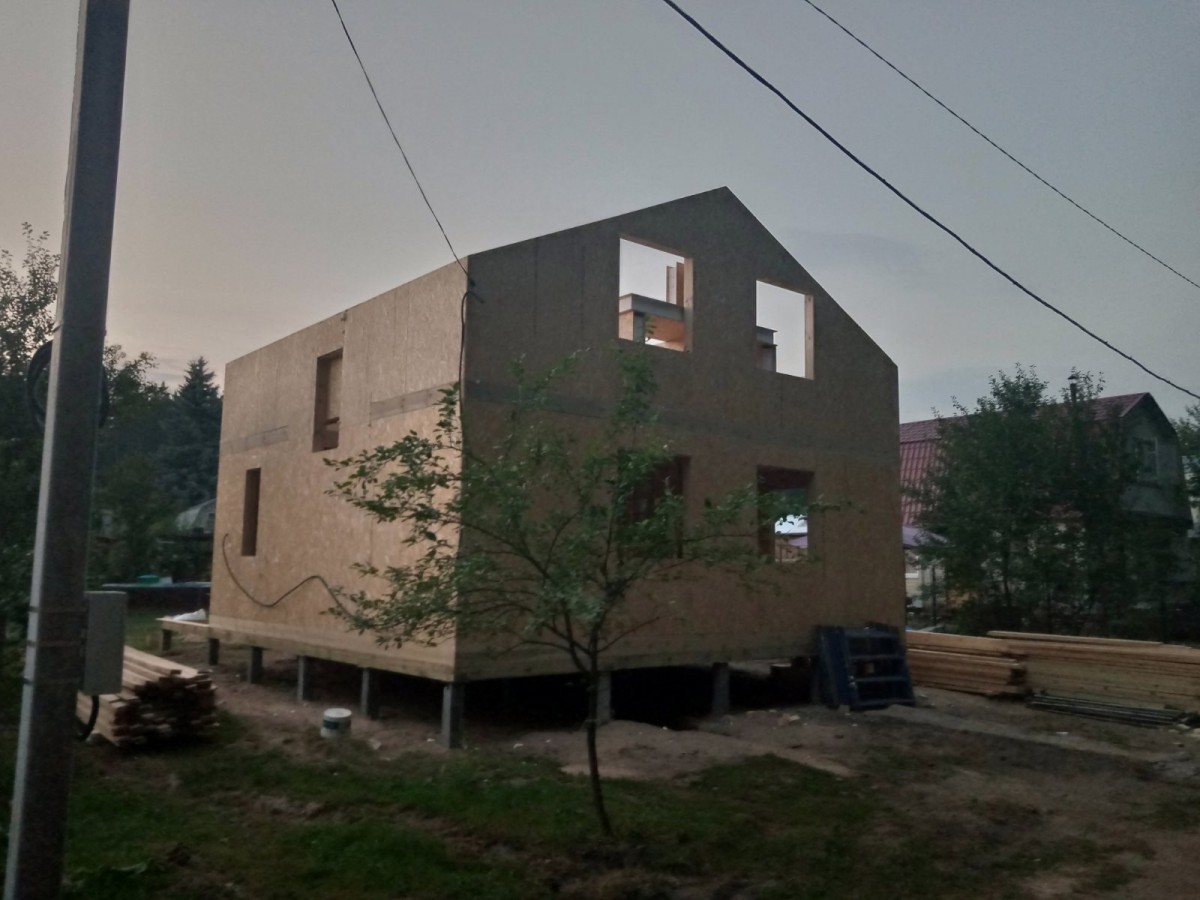 Продолжается постройка индивидуального жилого дома из СИП-панелей собственного производства в Нижегородской области, г. Бор, п Неклюдово, СНТ "Орлёнок"