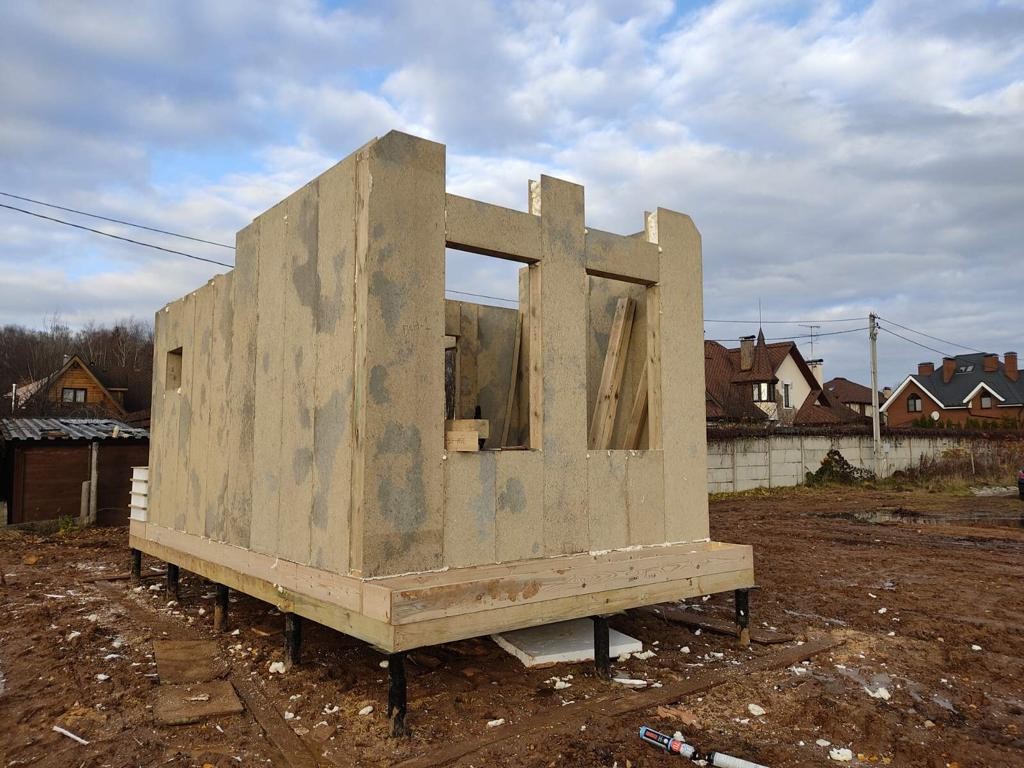Продолжаем строительство дома из СИП-панелей собственного производства в стиле Барнхаус в Московской области