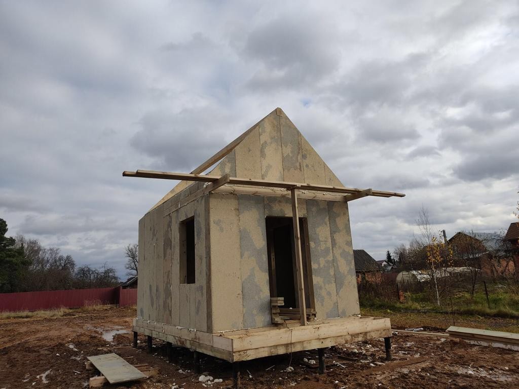 Продолжаем строительство дома из СИП-панелей собственного производства в стиле Барнхаус в Московской области
